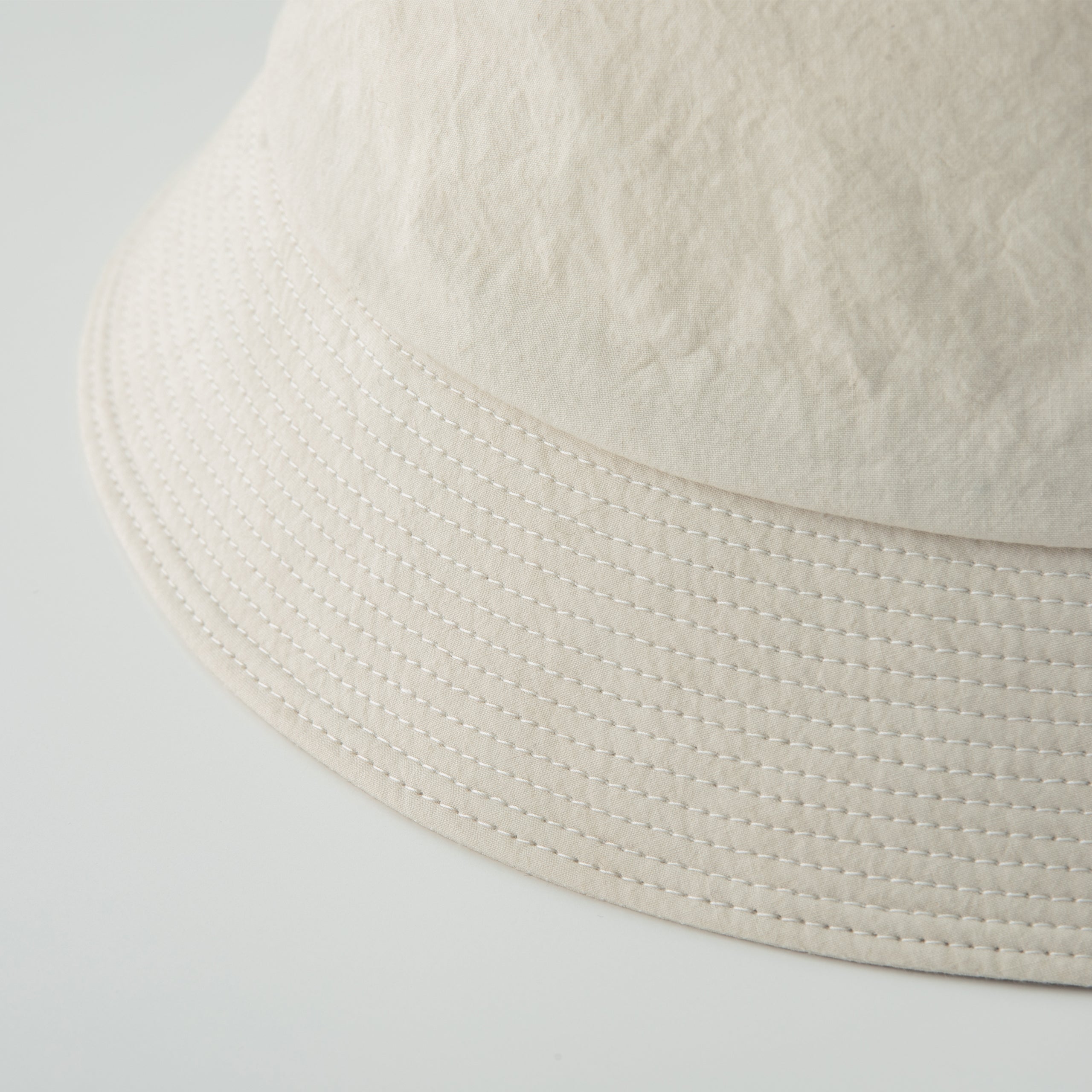 Grunge wash cotton Hat Off-white